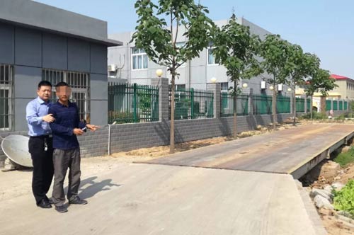 獲嘉縣某團(tuán)伙利用地磅遙控器買賣廢舊金屬被警方抓獲